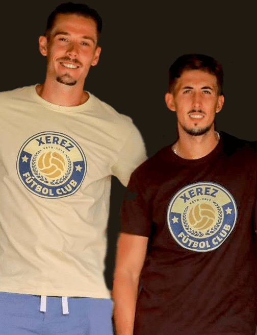Fabian y Marcelo con camisetas Vintage FC