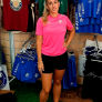 Socia con camiseta umbro rosa entreno