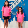 Socias niñas con camiseta umbro rosa entreno