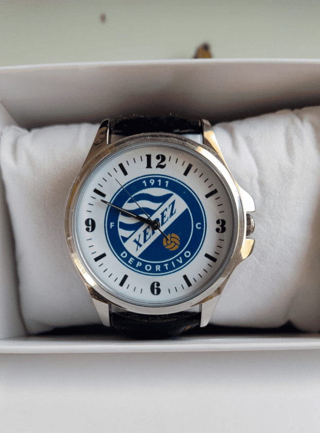 reloj-clasico-costura-roja Reloj Clásico con costura roja